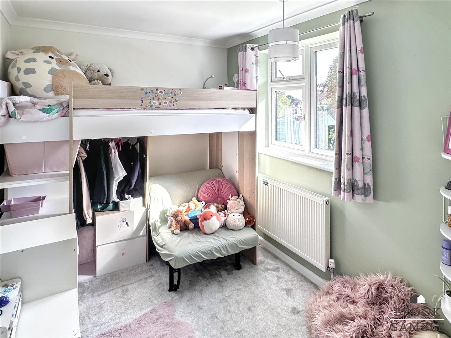 4 Bedroom House - Semi-Detached. North Avenue in Eastbourne,  10